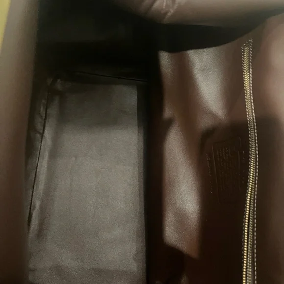 Coach Large Kisslock - Picture 6 of 6